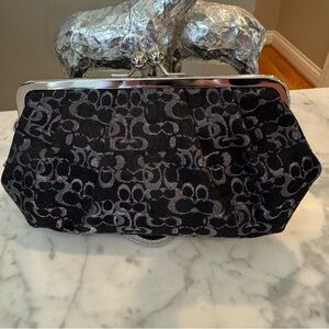 Coach - Black/Silver Signature C Kisslock Wristler - EUC No Call Outs